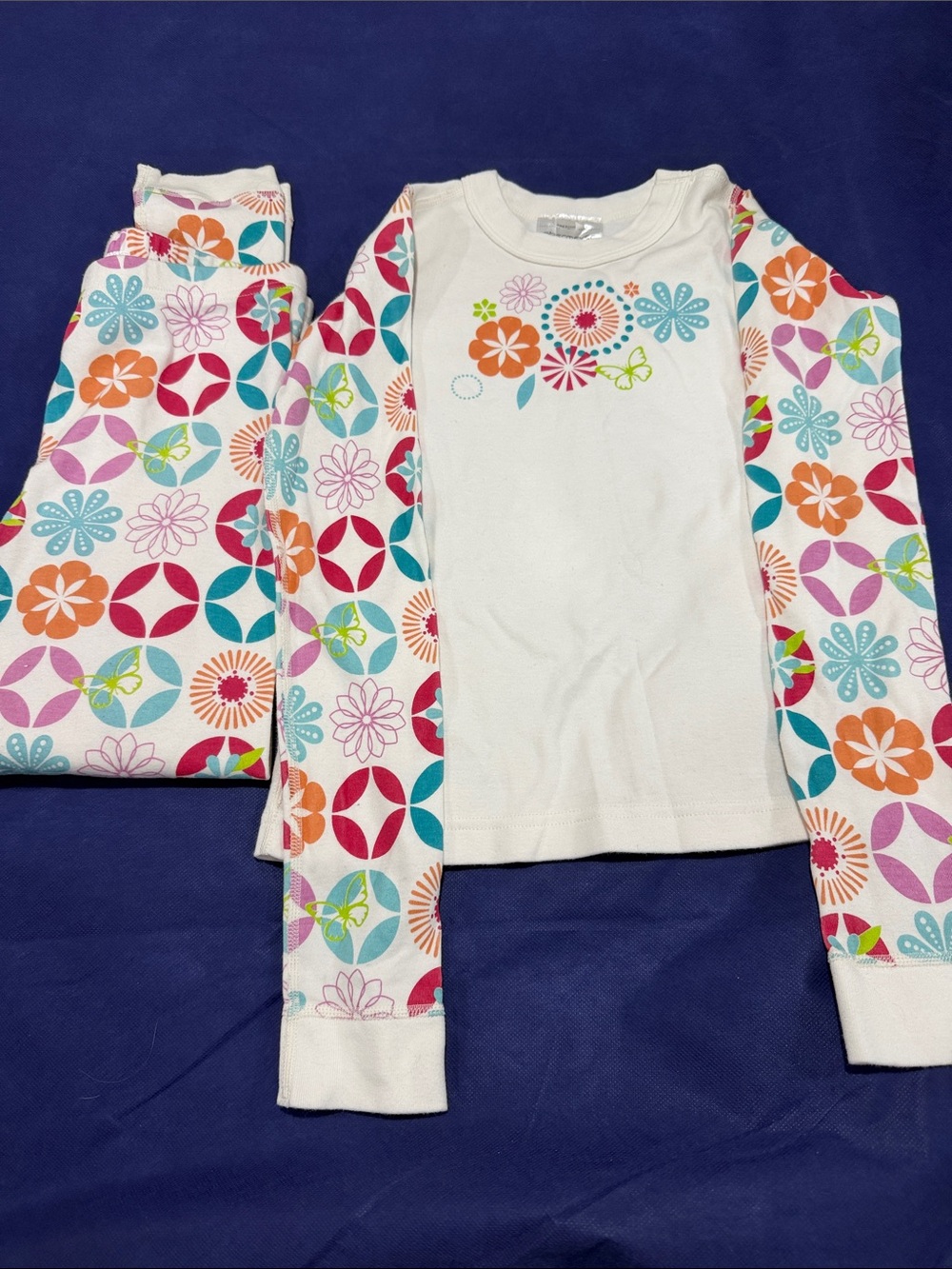 Obermeyer White Top & Multicolor Floral Sleeve Pajama Set